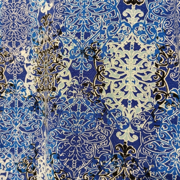 NY Colllection EUC Women's Long Sleeve Blouse, Size Large, Blue & White Pattern - Picture 4 of 9